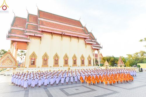 ภาพ No.184466:พิธีขอขมา มอบบาตรผ้าไตร บรรพชา อุปสมบท  ในโครงการอุปสมบทบูชาธรรมมหาปูชนียาจารย์ ณ วัดกลางพระอารามหลวง อ.เมืองบุรีรัมย์ จ.บุรีรัมย์ วันศุกร์ที่ 6 ธันวาคม พ.ศ. 2567