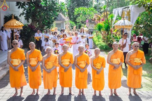 ภาพ No.163579:พิธีทอดกฐินสามัคคี ณ วัดพุทธบาหลี เกาะบาหลี ประเทศอินโดนีเซีย วันอาทิตย์ที่ 20 ตุลาคม พ.ศ. 2567