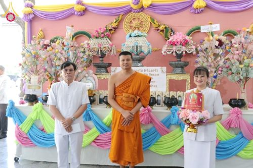 ภาพ No.183744:พิธีทอดกฐิน ณ วัดโตนด จ.นนทบุรี ในโครงการทอดกฐินสามัคคีทั่วไทย 30,000 วัด บูชาธรรม 80 ปี หลวงพ่อธัมมชโย โดยคณะศิษยานุศิษย์วัดพระธรรมกาย วันที่ 10 พฤศจิกายน พ.ศ. 2567