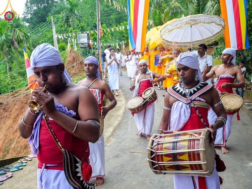 ภาพ No.96730:วัดพระธรรมกาย ร่วมบุญกฐินศรีลังกา ณ วัดศรีสุมะนะวิเวการามายะ มาตาเล เขตมาตาเล จังหวัดภาคกลาง ประเทศศรีลังกา วันที่ 16 พฤศจิกายน พ.ศ. 2566