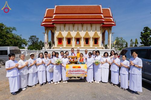 พิธีทอดกฐิน ณ วัดทรัพย์นาบุญยาราม ต.นาจอมเทียน อ.สัตหีบ จ.ชลบุรี ในโครงการทอดกฐินสามัคคีทั่วไทย 30,000 วัด บูชาธรรม 80 ปี หลวงพ่อธัมมชโย โดยคณะศิษยานุศิษย์วัดพระธรรมกาย วันที่ 2 พฤศจิกายน พ.ศ. 2567