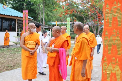 ภาพ No.80874:พิธีตักบาตรพระ ๒๑๖ รูป และ พิธีถวายมหาสังฆทาน ๕๒ วัด ฉลองครบรอบ ๑๖ ปี ธุดงคสถานพรรัตนแพร่ วันอังคารที่ ๙ พฤษภาคม พ.ศ.๒๕๖๖ ณ ธุดงคสถานพรรัตนะ อำเภอวังชิ้น จังหวัดแพร่