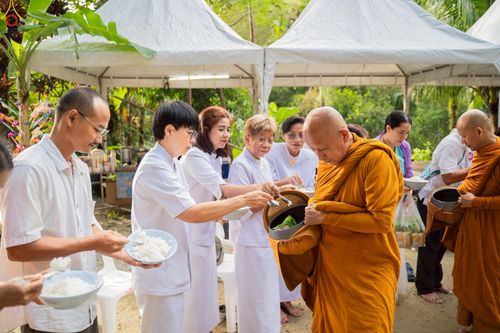 ภาพ No.254309:วันที่ 12 ตุลาคม พ.ศ. 2568 พิธีทอดกฐินสามัคคีทั่วไทย 30,000 วัด โดยคณะศิษยานุศิษย์ บูชาธรรม 81 ปี หลวงพ่อธัมมชโย ณ วัดป่าบางขนุน อ.ถลาง จ.ภูเก็ต