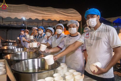 ภาพ No.116232:พิธีถวายภัตตาหารเป็นสังฆทาน แด่คณะพระธรรมยาตรา ปีที่ 12 วันที่ 21 มกราคม พ.ศ. 2567 ณ วัดโบสถ์(บน) บางคูเวียง จ.นนทบุรี