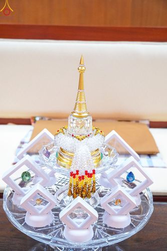 ภาพ No.84530:หลวงพ่อทัตตชีโว ได้เมตตาเป็นประธานสงฆ์ในพิธีถวายพระบรมสารีริกธาตุ องค์พระธรรมกาย รัตนชาติและปัจจัยร่วมบุญสถาปนาเจดีย์  แด่พระสมุห์สุทธิศักดิ์ ฐิตสุทธิ เจ้าอาวาสวัดเก่าเขาน้อย 