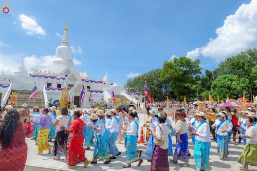 ภาพ No.260394:วันที่ 19 ตุลาคม พ.ศ. 2568 พิธีทอดกฐินสามัคคีทั่วไทย 30,000 วัด โดยคณะศิษยานุศิษย์ บูชาธรรม 81 ปี หลวงพ่อธัมมชโย ณ วัดเทพวนาราม ต.ศรีสุนทร อ.ถลาง จ.ภูเก็ต