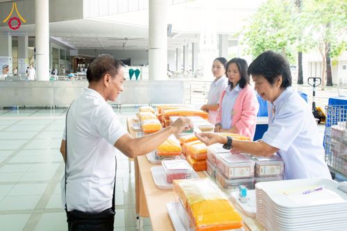 ภาพ No.276409:วันศุกร์ที่ 5 ธันวาคม พ.ศ. 2568 (วันพระ ขึ้น 15 ค่ำ เดือน 1) พิธีบุพเปตพลี ครั้งที่ 175 ร่วมอุทิศบุญแด่หมู่ญาติที่ล่วงลับไปแล้ว และสืบทอดอายุพระพุทธศาสนา ณ หอฉันคุณยายอาจารย์ฯ วัดพระธรรมกาย