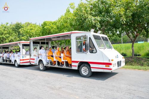 ภาพ No.80391:องค์กรภาคีเครือข่าย "บวร" จังหวัดปทุมธานี ศึกษาดูงานโครงการบรรพชาสามเณรฟื้นฟูพระพุทธศาสนาทั่วไทย ชมนิทรรศการ และสื่อนวัตกรรมพระพุทธศาสนาภาพยนต์ 3 มิติ - จักรวาลนฤมิต เรื่อง "พระสัมมาสัมพุทธเจ้า พระบรมศาสดาเอกของโลก" วันศุกร์ที่ 28 เมษายน พ.ศ.2566