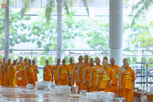 ภาพ No.234791:วันศุกร์ที่ 25 กรกฎาคม พ.ศ. 2568 (วันพระ แรม 15 ค่ำ เดือน 8) พิธีบุพเปตพลี ครั้งที่ 167 ร่วมอุทิศบุญแด่หมู่ญาติที่ล่วงลับไปแล้ว และสืบทอดอายุพระพุทธศาสนา ณ หอฉันคุณยายอาจารย์ฯ วัดพระธรรมกาย