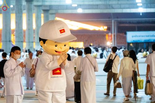 ภาพ No.187693:พิธีตักบาตรฉลองพระใหม่ ต้อนรับพุทธศักราช 2568 ณ ลานธรรมพระมหาธรรมกายเจดีย์ วัดพระธรรมกาย จ.ปทุมธานี วันที่ 1 มกราคม พ.ศ. 2568