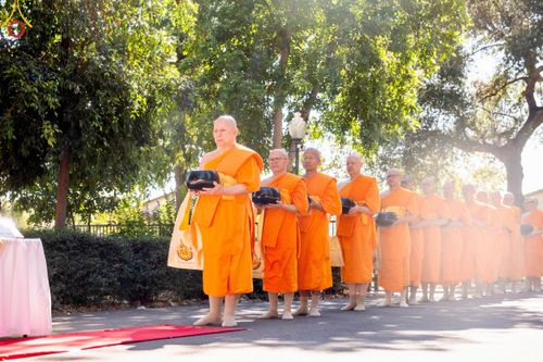 ภาพ No.100274:พิธีทอดกฐินบรมจักรพรรดิ ณ วัดพระธรรมกายแคลิฟอร์เนีย เมืองอาซูซ่า รัฐแคลิฟอร์เนีย ประเทศสหรัฐอเมริกา วันอาทิตย์ที่ 12 พฤศจิกายน พ.ศ. 2566