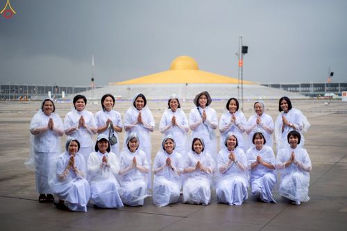 ภาพ No.244159:วันที่ 7 กันยายน พ.ศ. 2568 พิธีจุดประทีป วันครูผู้ค้นพบวิชชาธรรมกาย ณ ลานธรรมฯ และวิหารคด วัดพระธรรมกาย