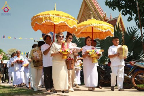 ภาพ No.181714:พิธีทอดกฐิน ณ วัดศรีบุญเรือง จ.นครราชสีมา ในโครงการทอดกฐินสามัคคีทั่วไทย 30,000 วัด บูชาธรรม 80 ปี หลวงพ่อธัมมชโย โดยคณะศิษยานุศิษย์วัดพระธรรมกาย วันที่ 2 พฤศจิกายน พ.ศ. 2567