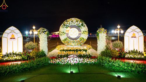 ภาพ No.160940:พิธีฉลองชัยสวดมนต์บทธัมมจักกัปปวัตนสูตร ครบ 6,788,140,140 จบ ณ มหารัตนวิหารคด วัดพระธรรมกาย วันที่ 10 ตุลาคม พศ. 2567