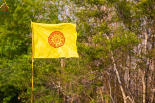 ภาพ No.63225:Photo Story  มหัศจรรย์วัดดงดินแดง Episode 1  พิธีปลงผมนาคธรรมทายาท  ในโครงการบรรพชาอุปสมบทหมู่ ฟื้นฟูพระพุทธศาสนาทั่วไทย วัดดงดินแดง ณ ลำน้ำแม่ตื่น อ.อมก๋อย จ.เชียงใหม่ วันที่ 2 เมษายน พ.ศ. 2567