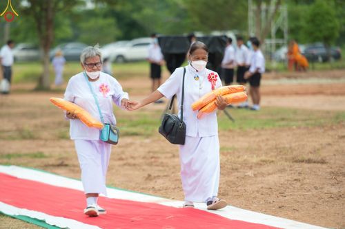 ภาพ No.84326:พิธีทอดผ้าป่า พิธีอัญเชิญปฐมรัตนปฐวี และพิธีตอกเสาเข็มต้นสุดท้าย เพื่อสถาปนาอาคาร 80 ปี หลวงพ่อธัมมชโย ณ ศูนย์ปฏิบัติธรรมวิหารแดง ตำบลเจริญธรรม อำเภอวิหารแดง จ.สระบุรี  วันที่ 23 กรกฎาคม พ.ศ. 2566