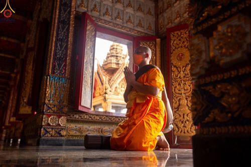 ภาพ No.127902:คณะพระธรรมยาตราฯ ปฎิบัติธรรมและถ่ายภาพหมู่ประวัติศาสตร์ ณ ลานหน้าพระปรางค์สามยอด วัดโคกสมานคุณ อ.หาดใหญ่ จ.สงขลา วันเสาร์ที่ 9 มีนาคม พ.ศ. 2567