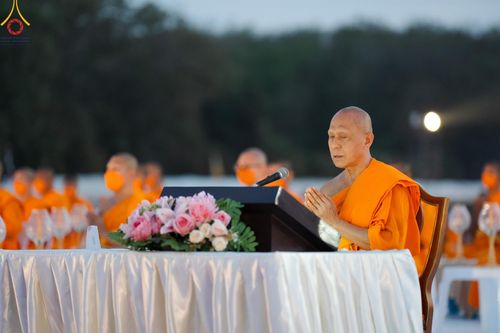 ภาพ No.129556:พิธีจุดประทีป 10,000 ดวง น้อมถวายเป็นพุทธบูชา ณ มหารัตนเจดีย์สิริปทุมสวรรค์ (เจดีย์อริยพุทธะ 5 พระองค์) ศูนย์ปฏิบัติธรรมภาคใต้ อ.บางกล่ำ จ.สงขลา  วันที่ 10 มีนาคม พ.ศ. 2567