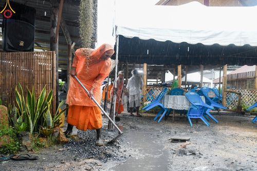 ภาพ No.100384:พิธีทอดกฐินสามัคคี และพิธีเทฐานรากอาคาร สร้างโรงทานหมู่บ้านปฎิบัติธรรม ณ ศูนย์อบรมเยาวชนปัตตานี วันที่ 26 พฤศจิกายน พ.ศ. 2566