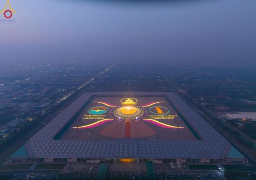 ภาพ No.122170:พิธีจุดประทีปถวายเป็นพุทธบูชา และบูชาธรรมมหาปูชนียาจารย์ พระมงคลเทพมุนี(สด จนฺทสโร) ในโครงการธรรมยาตรา กตัญญูบูชา มหาปูชนียาจารย์ พระมงคลเทพมุนี(สด จนฺทสโร) พระผู้ปราบมาร อนุสรณ์สถาน 7 แห่ง ปีที่ 12 วันที่ 31 มกราคม พ.ศ. 2567 ณ วัดพระธรรมกาย จ.ปทุมธานี (