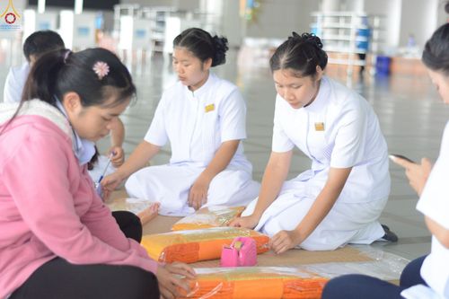 ภาพ No.246953:วันที่ 20 กันยายน พ.ศ. 2568 พิธีถวายเมนูสวรรค์เพื่อการบรรลุธรรม ณ หอฉันคุณยายอาจารย์ฯ วัดพระธรรมกาย