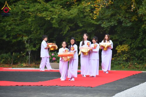 ภาพ No.171473:พิธีทอดกฐิน ณ วัดพระธรรมกายคอร์ซัวร์ ลุสท์สโกว ประเทศเดนมาร์ก วันเสาร์ที่ 19 ตุลาคม พ.ศ. 2567