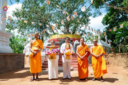 ภาพ No.175811:พิธีทอดผ้าป่าสมทบกฐิน ณ วัดศรีสุมนะ วิเวกรามายา เมืองมาตะเล ศรีลังกา โดยมูลนิธิธรรมกาย ในนามหลวงพ่อธัมมชโย วันที่ 8 พฤศจิกายน พ.ศ. 2567