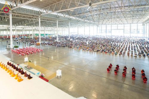 ภาพ No.178147:พิธีทอดผ้าป่าไทย-เมียนมา ครั้งที่ 7 วันอาทิตย์ที่ 1 ธันวาคม พ.ศ.2567 ณ สภาธรรมกายสากล  พระมหาธรรมกายเจดีย์ วัดพระธรรมกาย จ.ปทุมธานี