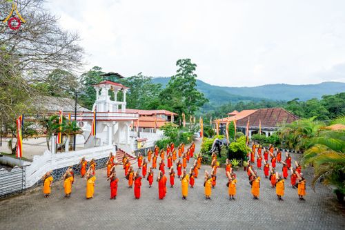 ภาพ No.226211:วันที่ 7-10 พฤษภาคม พ.ศ. 2568 โครงการเดินธรรมยาตรา สยาม-ลังกา ธรรมยาตรา ฉลองเทศกาลวิสาขบูชาแห่งชาติ ศรีลังกา บูชาธรรม 81 ปี หลวงพ่อธัมมชโย เมืองนูวราอิลิยา ประเทศศรีลังกา