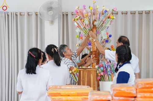 ภาพ No.97990:พิธีทอดกฐินเพื่อสร้างครัวมหาทาน ณ ศูนย์ปฎิบัติธรรมเพชรบูรณ์ ต.นาป่า อ. เมือง จ.เพชรบูรณ์ วันที่ 19 พฤศจิกายน พ.ศ. 2566