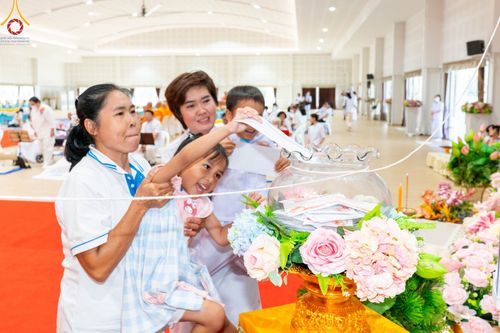 ภาพ No.87047:พิธีทักษิณานุปทานแด่บรรพชนตระกูลผ่องสวัสดิ์ และหมู่ญาติที่ล่วงลับไปแล้ว ณ มหาเจดีย์ทัตตชีโว ศูนย์อบรมเยาวชนกาญจนบุรี วันที่ 31 สิงหาคม พ.ศ. 2566