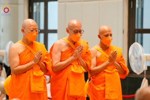 ภาพ No.62063:พิธีอุปสมบทในโครงการอุปสมบทหมู่ บูชาธรรมหลวงพ่อธัมมชโย พ.ศ.2567 ณ อุโบสถ วัดพระธรรมกาย จ.ปทุมธานี วันที่ 13-15 เมษายน พ.ศ. 2567