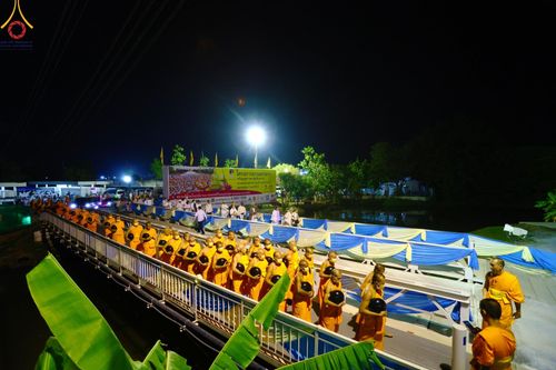 ภาพ No.192908:พิธีตักบาตรพระธรรมยาตรา ณ อนุสรณ์สถานคลองบางนางแท่น อ.สามพราน จ.นครปฐม ในโครงการธรรมยาตรา กตัญญูบูชา มหาปูชนียาจารย์ พระมงคลเทพมุนี(สด จนฺทสโร) พระผู้ปราบมาร อนุสรณ์สถาน 7 แห่ง ปีที่ 13 วันที่ 11 มกราคม พ.ศ.2568