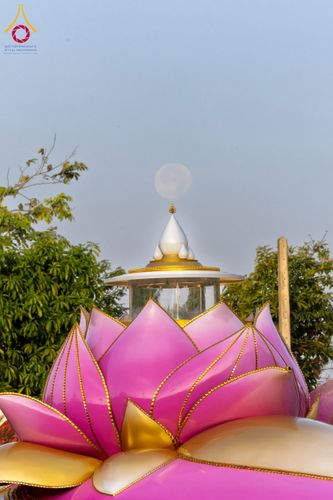 ภาพ No.211314:วันอาทิตย์ที่ 16 มีนาคม พ.ศ. 2568 ธรรมยาตราอัญเชิญพระบรมสารีริกธาตุ รอบเมืองปัตตานี ประดิษฐาน ณ ปทุมเจดีย์ เจดีย์พระพุทธเจ้า 5 พระองค์  ศูนย์อบรมเยาวชนปัตตานี