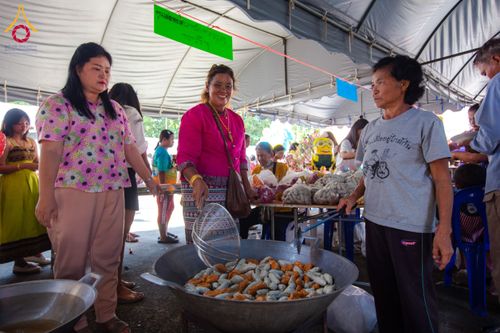 ภาพ No.169960:พิธีทอดกฐิน ณ วัดเขาสมอระบัง จ.เพชรบุรี ในโครงการกฐินสามัคคีทั่วไทย 30,000 วัด บูชาธรรม 80 ปี หลวงพ่อธัมมชโย โดยคณะศิษยานุศิษย์วัดพระธรรมกาย วันที่ 26 ตุลาคม พ.ศ. 2567