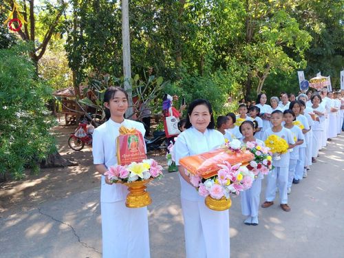 ภาพ No.183108:พิธีทอดกฐิน ณ วัดหัวถนน จ.บุรีรัมย์ ในโครงการทอดกฐินสามัคคีทั่วไทย 30,000 วัด บูชาธรรม 80 ปี หลวงพ่อธัมมชโย โดยคณะศิษยานุศิษย์วัดพระธรรมกาย วันที่ 1 พฤศจิกายน พ.ศ. 2567