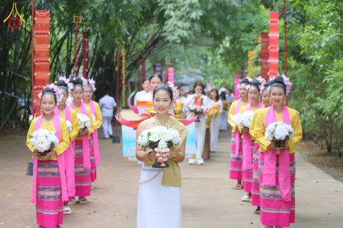 ภาพ No.174124:พิธีทอดกฐินสามัคคี ธุดงคสถานลุ่มน้ำฝาง ต.แม่คะ อ.ฝาง จ.เชียงใหม่ ในโครงการกฐินสามัคคีทั่วไทย 30,000 วัด บูชาธรรม 80 ปี หลวงพ่อธัมมชโย โดยคณะศิษยานุศิษย์วัดพระธรรมกาย วันที่ 9 พฤศจิกายน พ.ศ. 2567