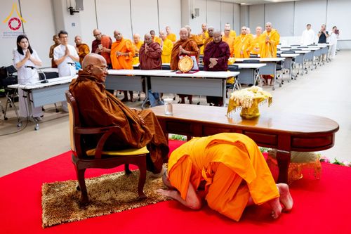 ภาพ No.222326:วันที่ 21 เมษายน พ.ศ. 2568 หลวงพ่อทัตตชีโวต้อนรับคณะสงฆ์ WAB ณ อาคาร 100 ปี คุณยายมหารัตนอุบาสิกาจันทร์ ขนนกยูง วัดพระธรรมกาย