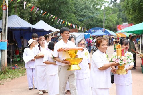 ภาพ No.179123:พิธีทอดกฐิน ณ วัดบ้านดอน จ.นครราชสีมา ในโครงการกฐินสามัคคีทั่วไทย 30,000 วัด บูชาธรรม 80 ปี หลวงพ่อธัมมชโย โดยคณะศิษยานุศิษย์วัดพระธรรมกาย วันที่ 26 ตุลาคม พ.ศ. 2567