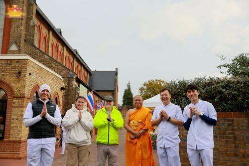 ภาพ No.169339:พิธีทอดกฐินสามัคคี เพื่อสนับสนุนการเผยแผ่พระพุทธศาสนาวิชชาธรรมกาย ณ วัดพระธรรมกายลอนดอน สหราชอาณาจักร วันอาทิตย์ที่ 20 ตุลาคม พ.ศ. 2567