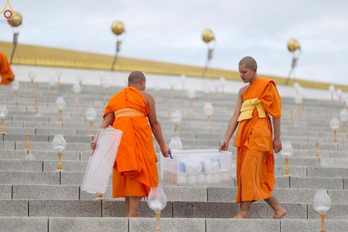 ภาพ No.240929:วันพุธที่ 27 สิงหาคม พ.ศ. 2568 พิธีจุดประทีป ในวันธรรมชัย ณ วัดพระธรรมกาย