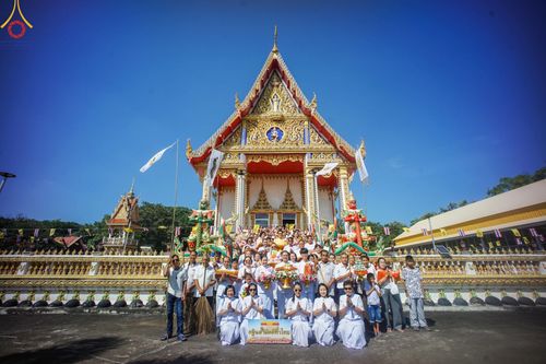พิธีทอดกฐิน ณ วัดศิริธรรมวนาราม ต.หนองคอนไท อ.ภูเขียว จ.ชัยภูมิ ในโครงการกฐินสามัคคีทั่วไทย 30,000 วัด บูชาธรรม 80 ปี หลวงพ่อธัมมชโย โดยคณะศิษยานุศิษย์วัดพระธรรมกาย วันที่ 28 ตุลาคม พ.ศ. 2567