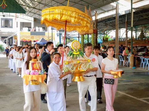 ภาพ No.256532:วันที่ 12 ตุลาคม พ.ศ. 2568 พิธีทอดกฐินสามัคคีทั่วไทย 30,000 วัด โดยคณะศิษยานุศิษย์ บูชาธรรม 81 ปี หลวงพ่อธัมมชโย ณ วัดวรจรรยาวาส กรุงเทพมหานคร