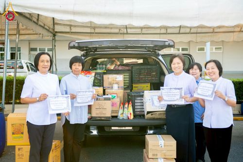 ภาพ No.273626:วันที่ 27 พฤศจิกายน พ.ศ. 2568 คณะศิษยานุศิษย์วัดพระธรรมกาย มูลนิธิธรรมกาย มอบอาหารและสิ่งของความช่วยเหลือให้พี่น้องชาวใต้ ผู้ประสบอุทกภัยน้ำท่วม