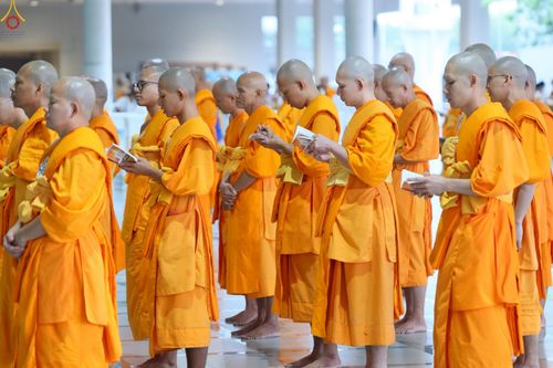 ภาพ No.240028:วันเสาร์ที่ 23 สิงหาคม พ.ศ. 2568 (วันพระ แรม 14 ค่ำ เดือน 9) พิธีบุพเปตพลี ครั้งที่ 169 ร่วมอุทิศบุญแด่หมู่ญาติที่ล่วงลับไปแล้ว และสืบทอดอายุพระพุทธศาสนา ณ หอฉันคุณยายอาจารย์ฯ วัดพระธรรมกาย