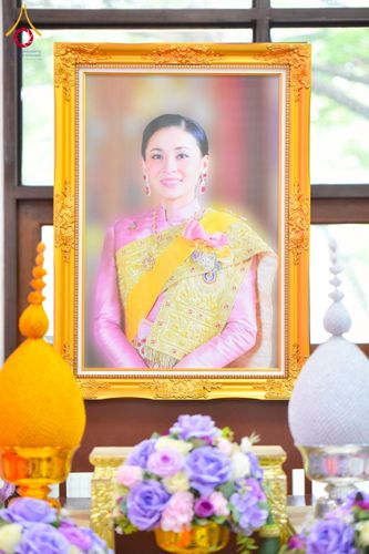 ภาพ No.227033:วันอังคารที่ 3 มิถุนายน พ.ศ. 2568 นายอำเภอคลองหลวง นำพสกนิกรรวมใจภักดิ์ สมเด็จพระนางเจ้าฯ พระบรมราชินี เนื่องในโอกาสวันเฉลิมพระชนมพรรษา ณ อาคารปลูกศรัทธา 2 วัดพระธรรมกาย อ.คลองหลวง จ.ปทุมธานี