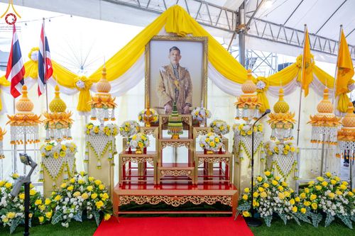 ภาพ No.146393:มหาสังฆทานถวายเป็นพุทธบูชาครั้งยิ่งใหญ่ โครงการทำบุญตักบาตร เพื่อถวายเป็นพระราชกุศล เนื่องในโอกาสมหามงคลเฉลิมพระชนมพรรษา พระบาทสมเด็จพระเจ้าอยู่ห้วฯ ทรงเจริญพระชนมพรรษา 6 รอบ 72 พรรษา