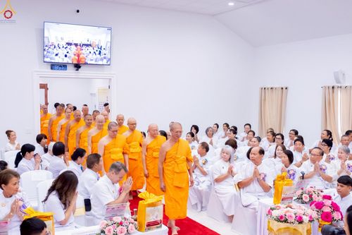 ภาพ No.234550:วันอาทิตย์ที่ 20 กรกฎาคม  พ.ศ.2568 พิธีทอดผ้าป่าภาคพื้นอเมริกา พิธีเจริญพระพุทธมนต์ ฉลองอาคารแก้วธรรมชัยรัตนอนันต์ วัดพระธรรมกายเทนเนสซี ประเทศสหรัฐอเมริกา