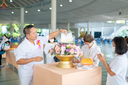 ภาพ No.102179:พิธีบุพเปตพลี ครั้งที่ 144 อุทิศบุญแด่หมู่ญาติที่ล่วงลับไปแล้ว และสืบทอดอายุพระพุทธศาสนา วันอังคารที่ 12 ธันวาคม พ.ศ. 2566 (วันพระแรม 15 ค่ำ เดือน 12) ณ หอฉันคุณยายอาจารย์ฯ วัดพระธรรมกาย