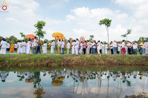 ภาพ No.92659:พิธีทอดกฐินวัดศรีวรรณวนาราม จ.ปทุมธานี และพิธีอัญเชิญพระสารีริกธาตุ วันที่ 4 พฤศจิกายน พ.ศ. 2566